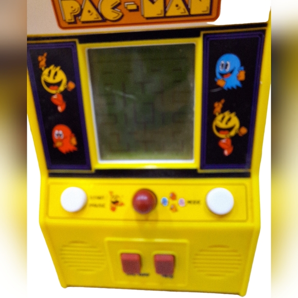 PAC-MAN Retro Mini Handheld Arcade Game Bandai Namco #9521 GUC - See Description - Picture 9 of 10